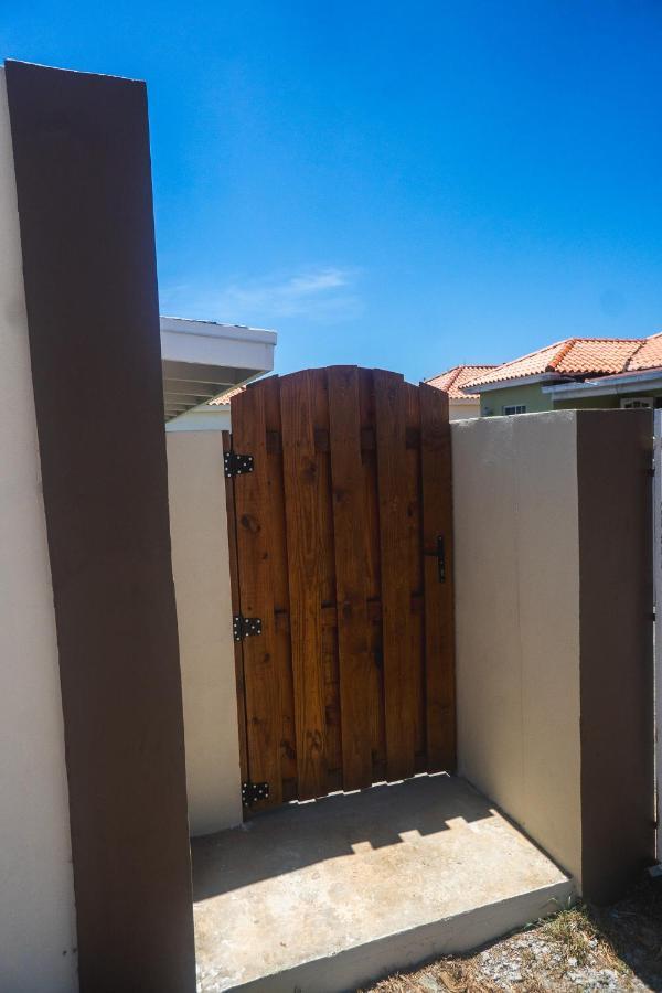 Apartament Pavia'S Centerpoint Oasis Oranjestad Zewnętrze zdjęcie